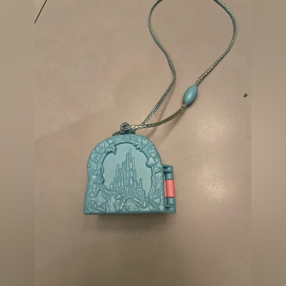 Vintage Cinderella compact locket 1995 - Picture 3 of 3